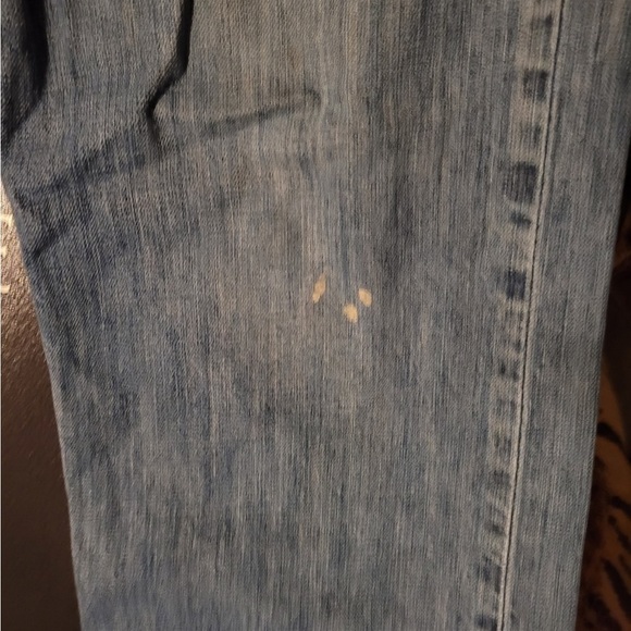 36x32 Levi's 514 unisex jeans with fold over button flap back pockets. - Picture 7 of 8